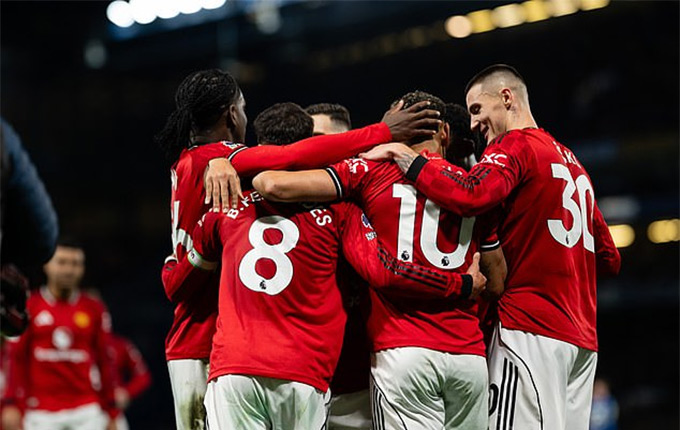 Chelsea tiến rất gần tới tấm vé dự Champions League mùa tới