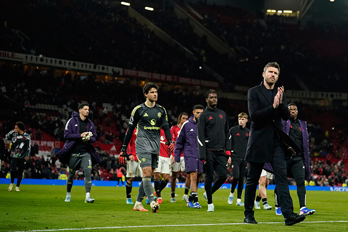 Thầy trò Carrick đang tiến gần hơn suất dự Champions League mùa tới
