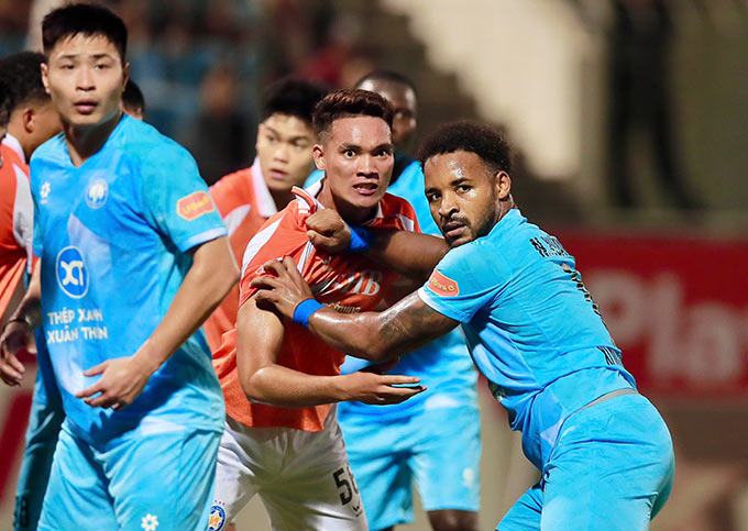 Xuân Son lập công nhưng vẫn chưa đáp ứng được yêu cầu của HLV Vũ Hồng Việt