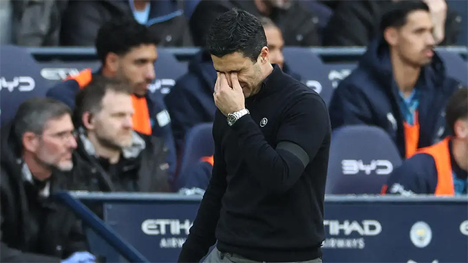 Arteta không nhận trách nhiệm về việc Arsenal có thể mất chức vô địch trong cuộc đua với Man City. Ảnh: Getty