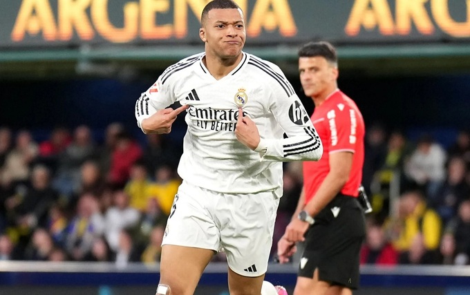 Tiền đạo Kylian Mbappe của Real Madrid thường được đem ra so sánh với thần tượng Cristiano Ronaldo