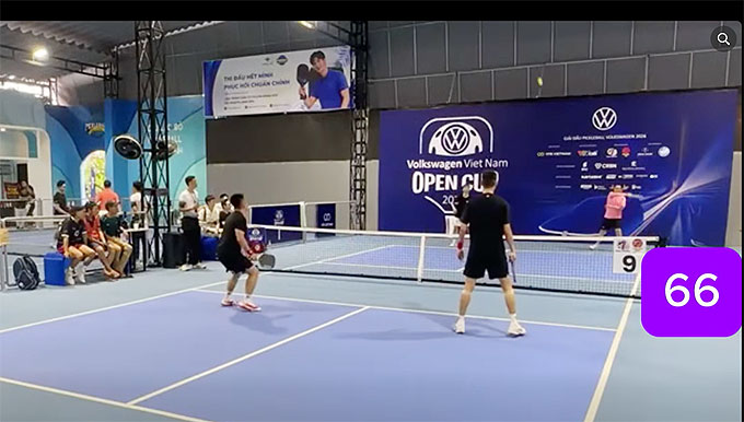 Đạt Trố và Hoàng Samurai tung ra tổng cộng 210 cú lốp bóng. Ảnh cắt từ video