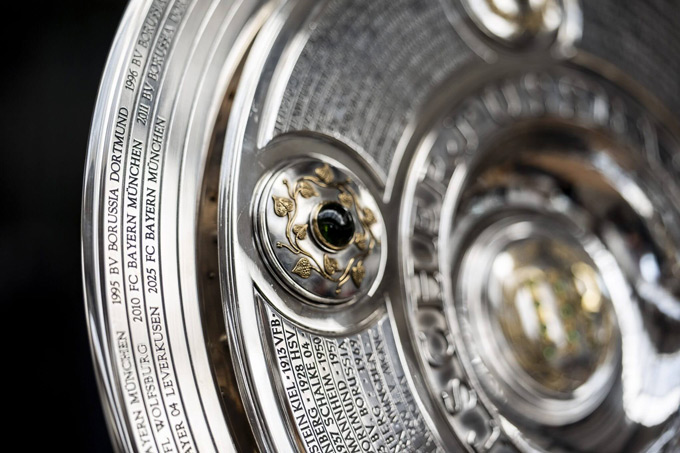 Cận cảnh các chi tiết trên Đĩa bạc Meisterschale