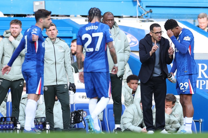 Wesley Fofana đã xin lỗi vì hành động phớt lờ thành viên BHL Chelsea