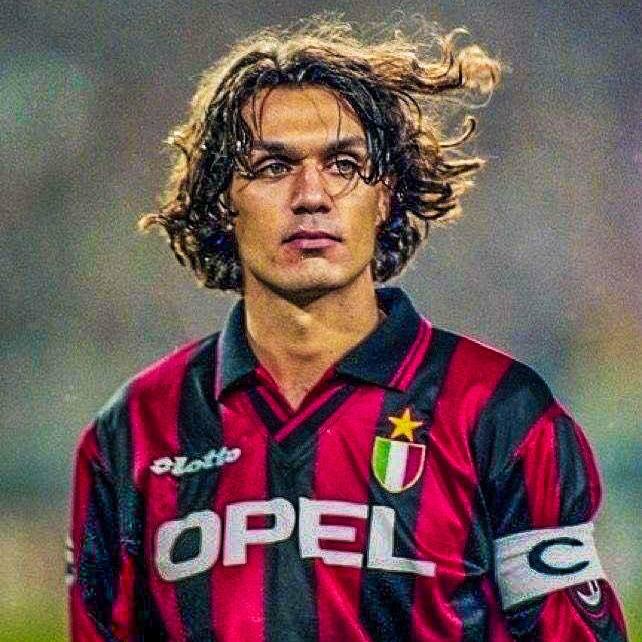 Maldini giành chức vô địch Serie A và Cúp C1/Champions League trong 3 thập kỷ khác nhau, ra sân hơn 900 trận