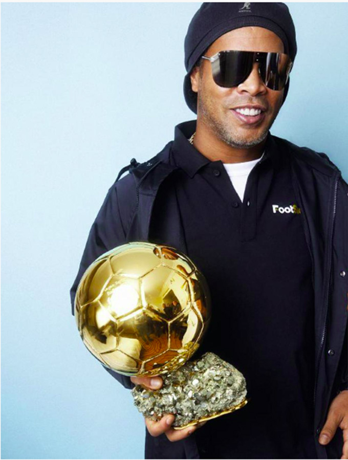 Ronnie khi lên trao giải Quả bóng vàng 2025 cho Dembele