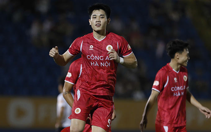 Đình Bắc lọt vào tầm ngắm của hai đội bóng lớn ở V.League.