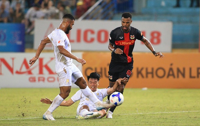 Hà Nội sẽ phải quyết chiến với Ninh Bình để hy vọng vào Top 3 - Ảnh: Minh Tuấn 