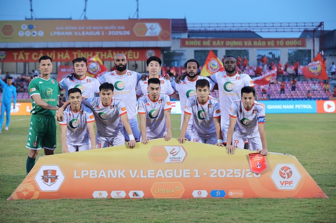 HLV Chu Đình Nghiêm muốn cùng Hải Phòng có một mùa giải tốt nhất - Ảnh: Phan Tùng