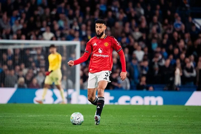 Mazraoui là một cầu thủ rất đa năng