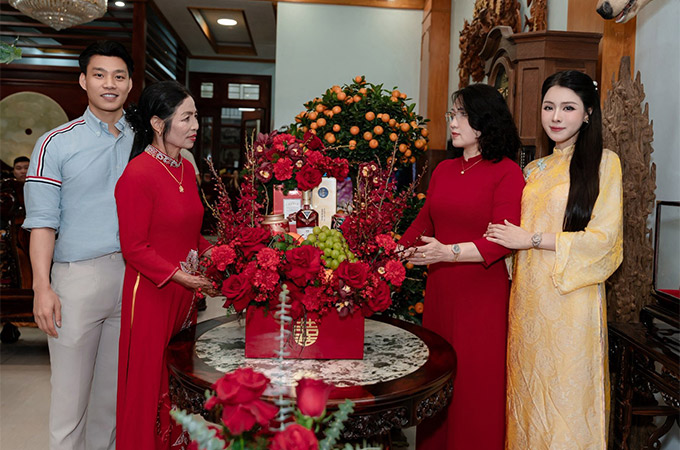 Gia đình Văn Thanh đến dạm ngõ nhà bạn gái Trần Bích Hạnh 