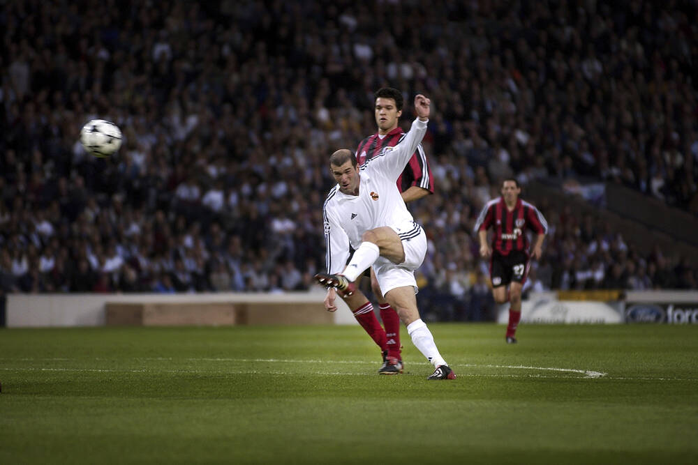 Zidane và cú vô lê trứ danh