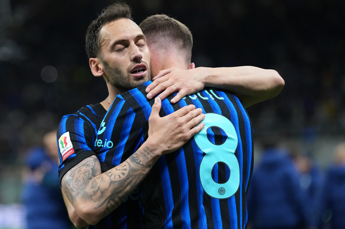 Calhanoglu và Sucic là những người hùng của Inter ở trận đấu này