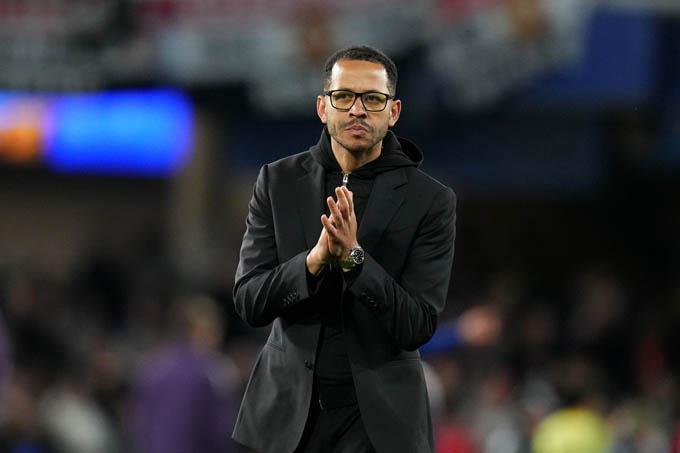 Chelsea chưa có kế hoạch sa thải Rosenior?