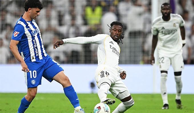 Camavinga bị CĐV nhà la ó khi vào sân ở cuối hiệp 2 trận gặp Alaves rạng sáng nay