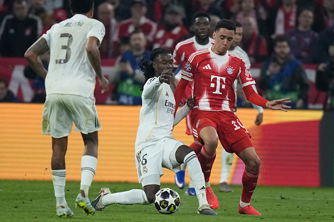 Camavinga mắc sai lầm ở trận lượt về Champions League gặp Bayern Munich