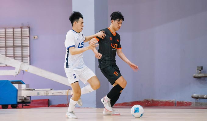 Chánh Hưng Thái Sơn Nam (áo trắng) đã giành thắng lợi áp đảo. Ảnh - Nguyễn Khanh