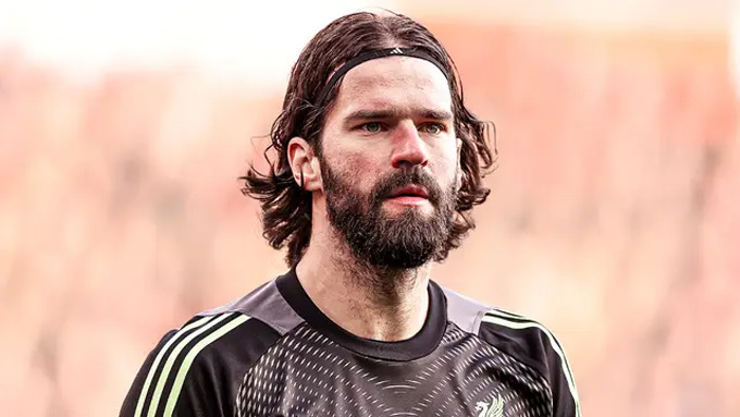 Alisson đạt thỏa thuận gia nhập Juventus