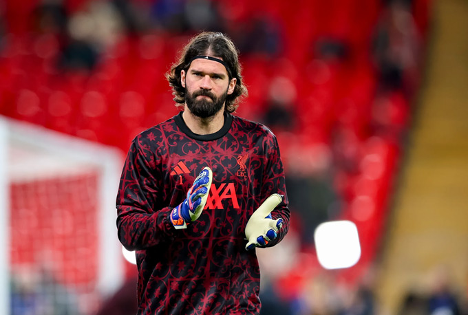 Alisson khả năng cao sẽ rời Liverpool hè này