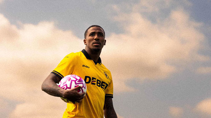 Jackson Tchatchoua xứng danh “vua tốc độ” tại Premier League