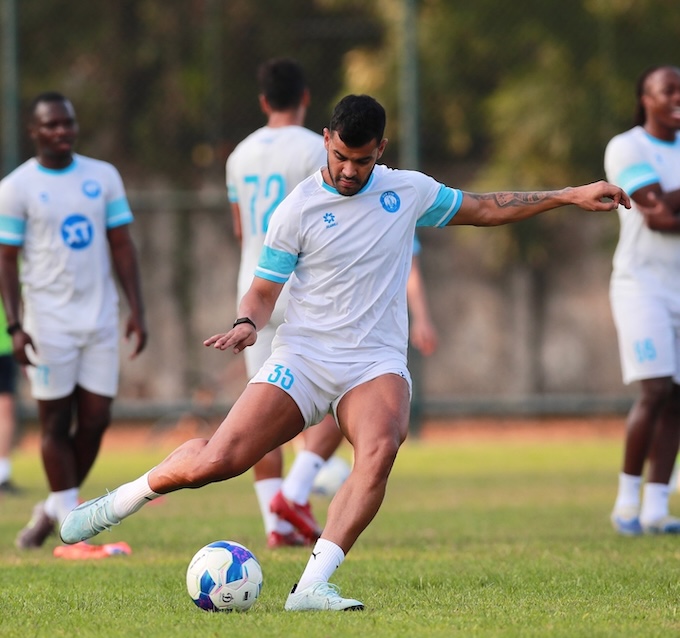 Nam Định hiện có đến 12 ngoại binh cho các đấu trường. Ảnh: Quang Đương 