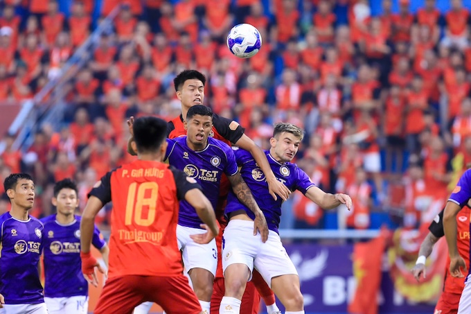 Trân đấu đã diễn ra rất hấp dẫn và quyết liệt - Ảnh: Đức Cường