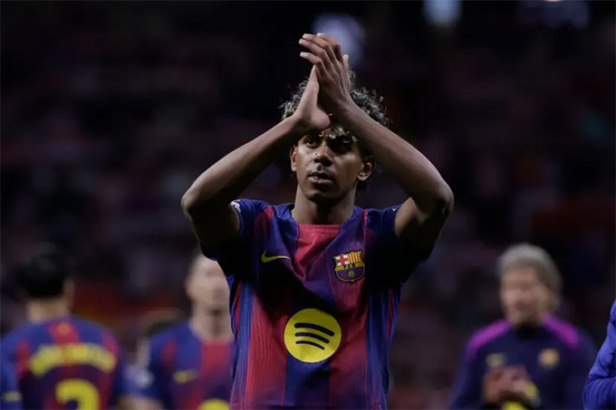 Lamine Yamal thất vọng khi dính chấn thương nặng