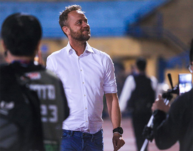 HLV Polking cùng CAHN đặt những mục tiêu quan trọng ở đấu trường quốc nội và châu lục trong thời gian tới - Ảnh: Minh Tuấn 