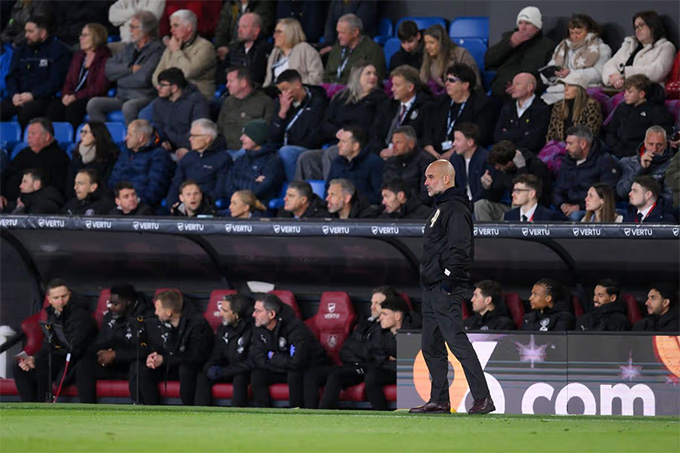 Pep cần cảm ơn hàng thủ, những người hùng thầm lặng của ông