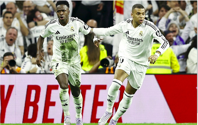 Cả hai chơi cùng nhau 47 trận mùa trước, nhưng vẫn "ai nhìn về hướng người nấy"