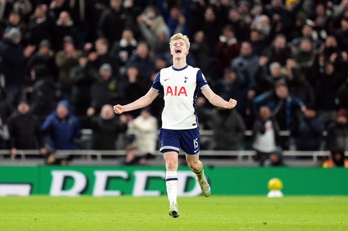 Lucas Bergvall cũng là mục tiêu mà MU để mắt tới