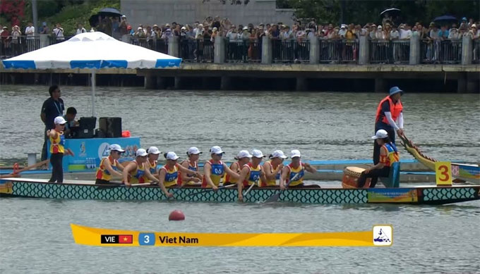 Đua thuyền Việt Nam giành HCĐ đồng đội nội dung thuyền lớn 12 người cự ly 200m