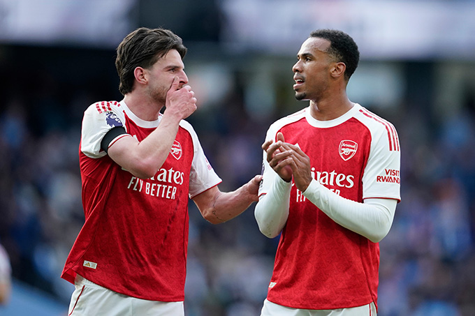 Lịch sử ủng hộ đấy