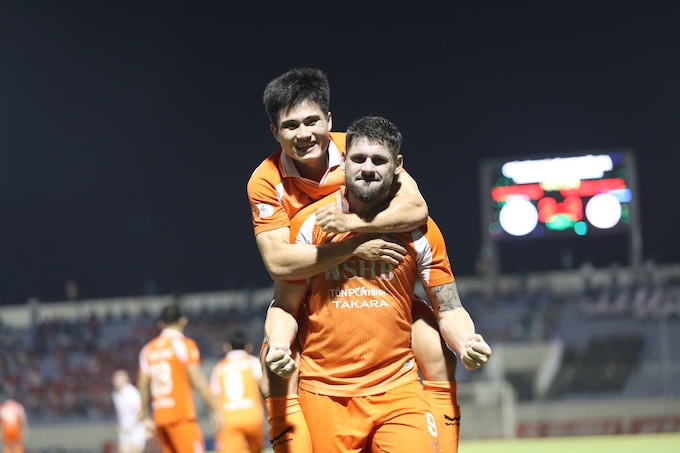 Niềm vui của đội Đà Nẵng khi chia điểm chật vật trước Thể Công - Ảnh: Phi Hải 