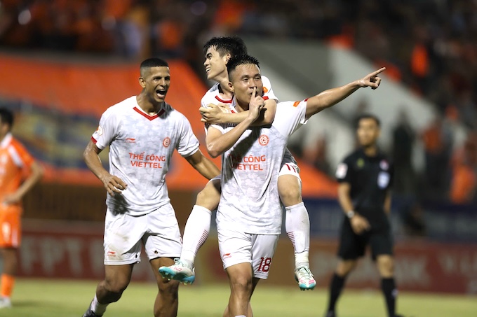 Niềm vui của cầu thủ Thể Công khi có bàn thắng - Ảnh: Phi Hải 