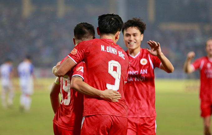 Đình Bắc lập hat-trick, người ghi bàn thắng còn lại cho CAHN là Minh Phúc