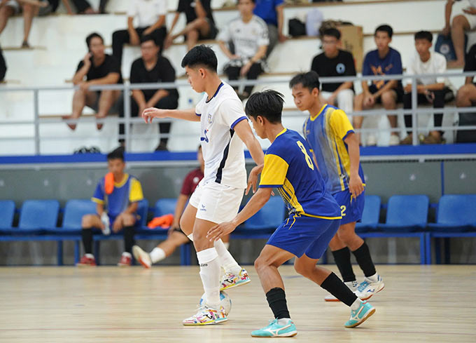 Chánh Hưng Thái Sơn Nam hủy diệt đối thủ với tỉ số 12-1. Ảnh: Nguyễn Khanh