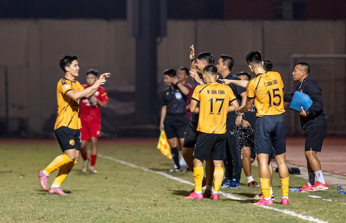 Thanh Hoá vẫn nỗ lực đến tận cùng và không ngừng hy vọng sẽ có một tương lai tươi sáng. Ảnh: Đức Cường 