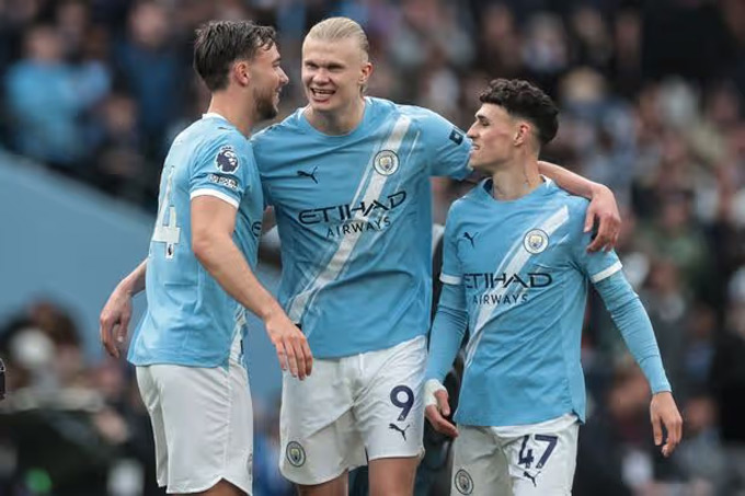 Khó khăn đang chồng chất với Man City phía trước