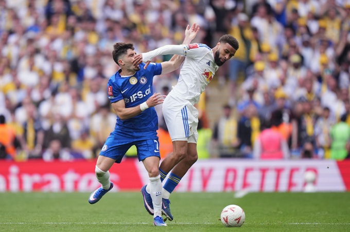 Chelsea giành quyền vào chung kết FA Cup