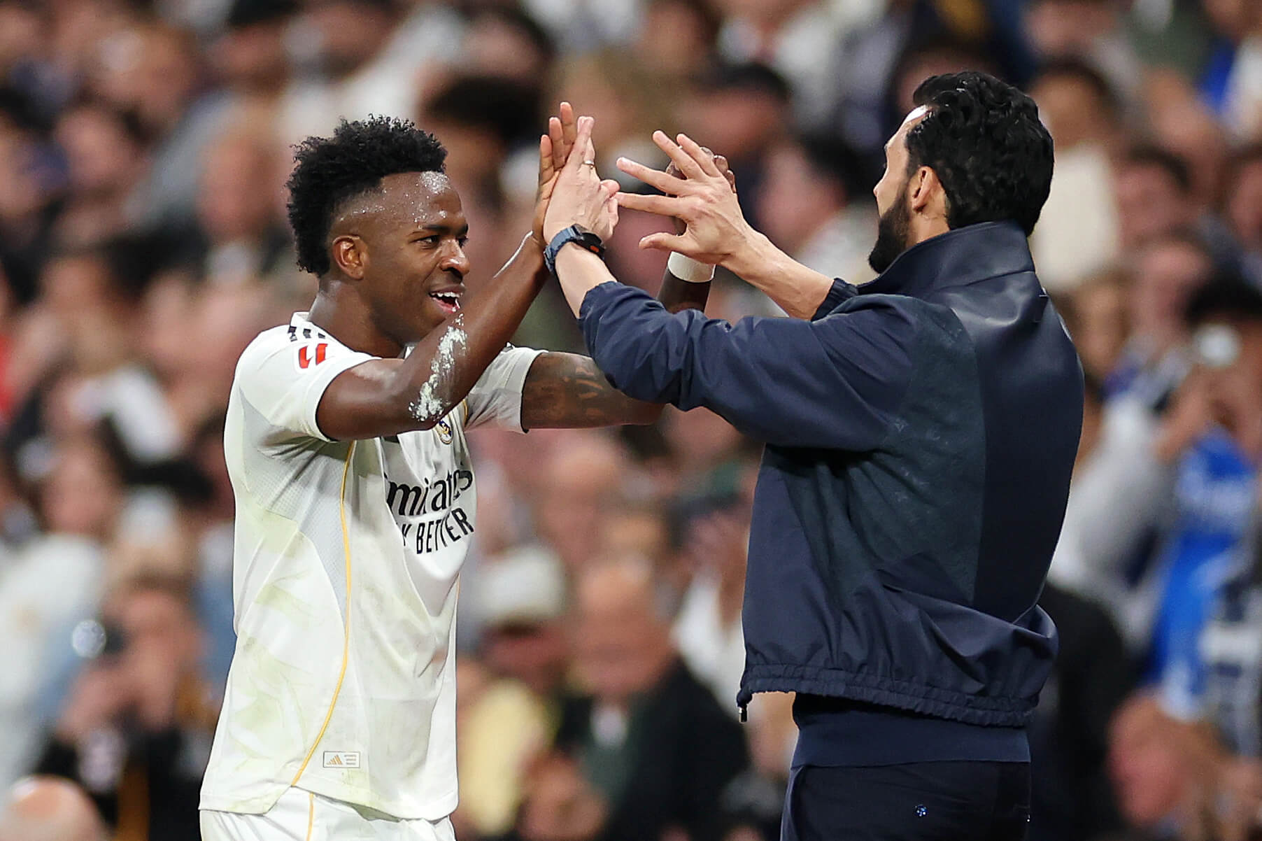 Mối quan hệ giữa Vinicius và Arbeloa tốt hơn với Xabi Alonso