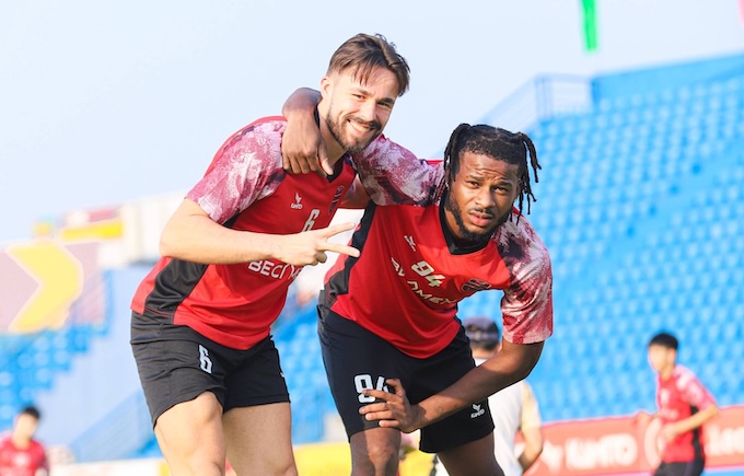 Ngoại binh đang là nỗi ám ảnh của Becamex TP.HCM. Ảnh: FBNV