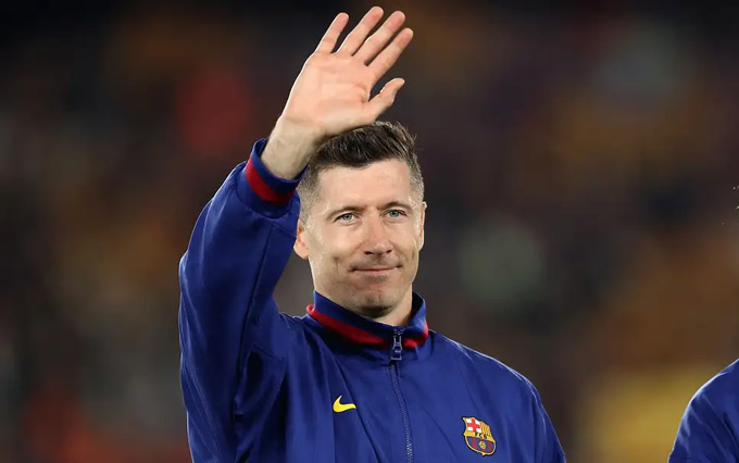 Barca đang cần một tiền đạo đẳng cấp thế chỗ Lewandowski đã luống tuổi