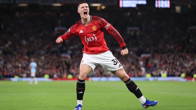 MU mất thêm núi tiền cho Sesko