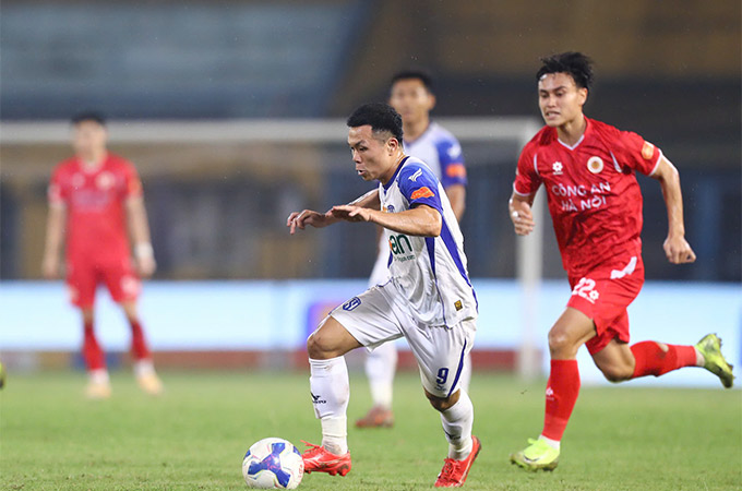 Nếu không đáp ứng đủ điều kiện tài chính, SLNA sẽ không được cấp phép dự V.League 2026/27 - Ảnh: Minh Tuấn 