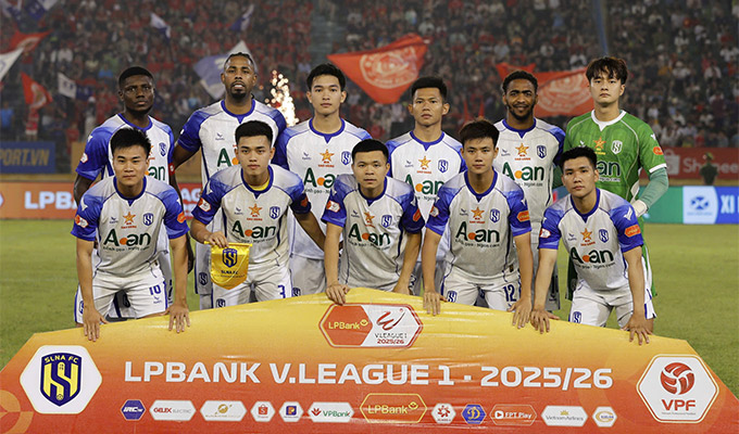 SLNA chưa tìm được nhà tài trợ mới thay thế Tân Long sau khi mùa giải năm nay khép lại - Ảnh: Minh Tuấn 