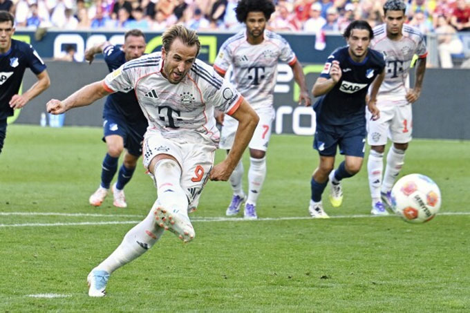 Harry Kane ghi bàn từ một cú đá penalty