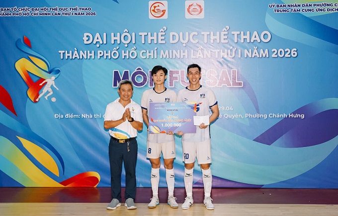 Hoàng Quân và Thịnh Phát nhận giải đồng Vua phá lưới 