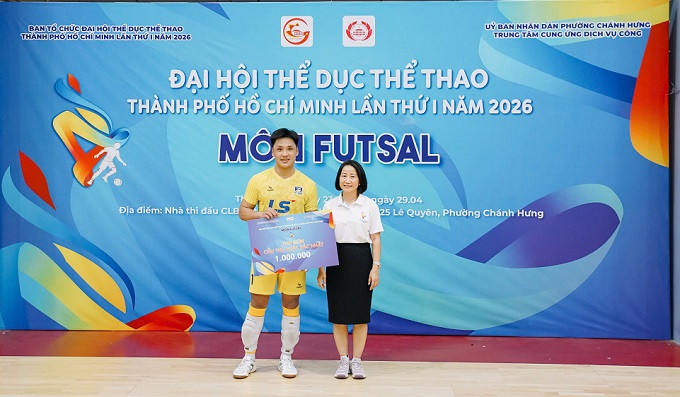 Thủ môn xuất sắc Hồ Văn Ý 