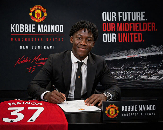 Mainoo được cho là đã ký hợp đồng mới với MU - Ảnh: AI